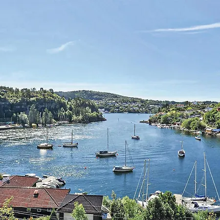 Leilighet Cozy In Straumsgrend With Kitchen Bergen